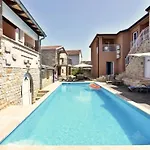 Noemi2 By Interhome Πόρετς