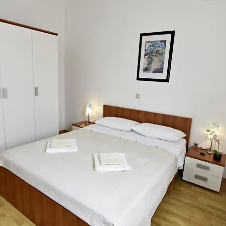 Apartment Noemi2 By Interhome