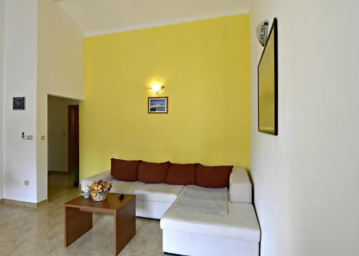 Noemi2 By Interhome *