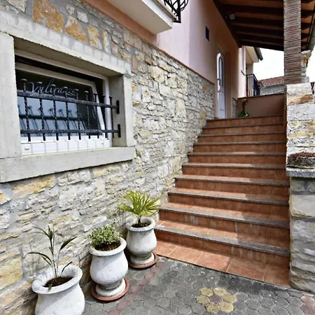Noemi2 By Interhome Appartement