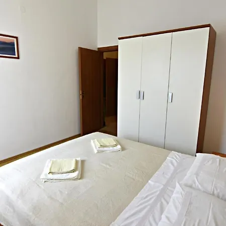 Noemi2 By Interhome Apartamento Poreč